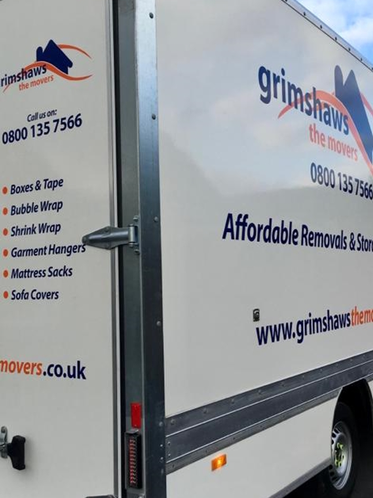 back croner of removal van